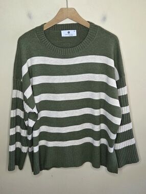 Everyday Chic Boutique Oversized Green Beige Striped Crewneck Sweater Size S/M